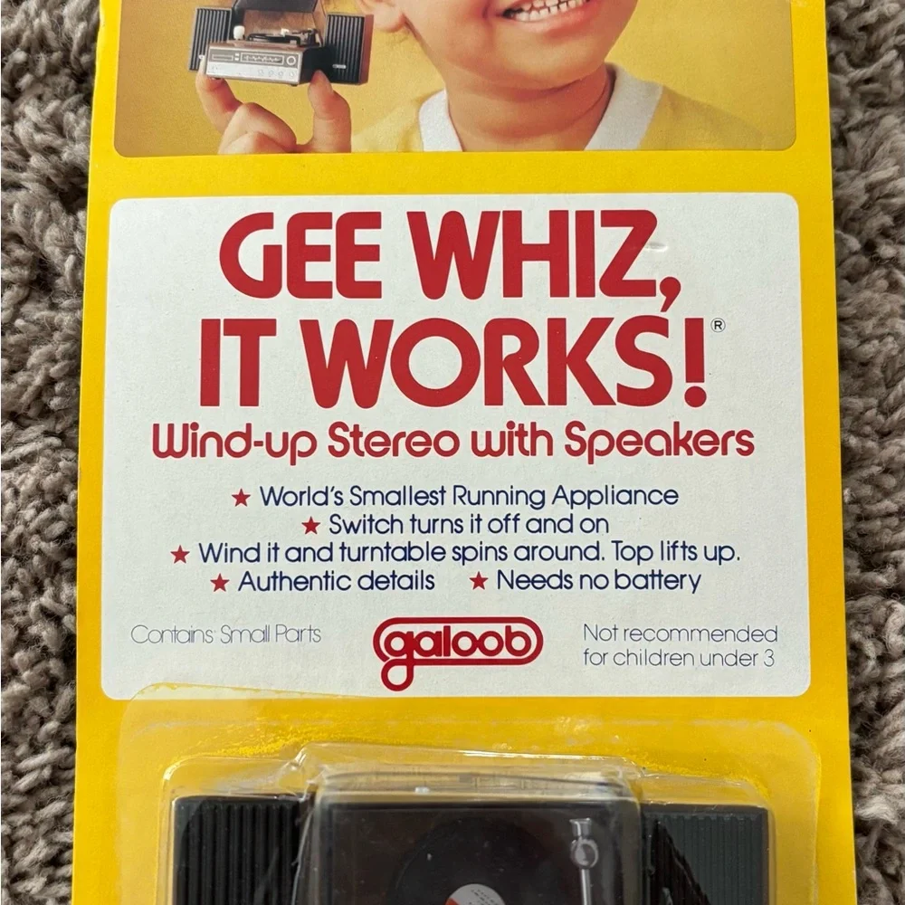 New Vintage Gee Whiz It Works Galoob Barbie Doll Accessories Vacuum Mixer Stereo - Picture 5 of 5